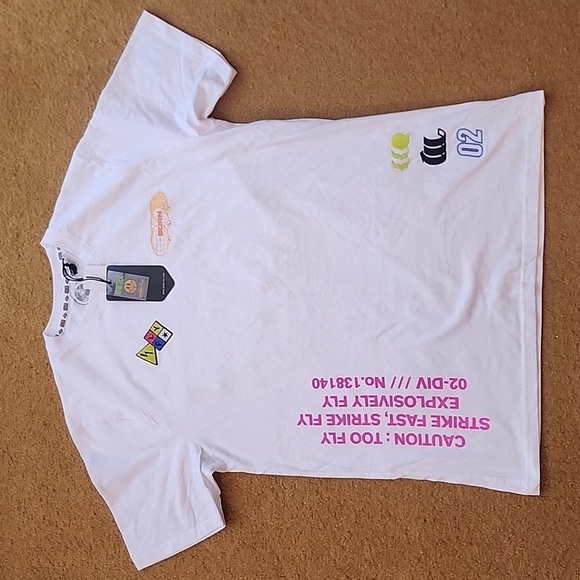 Born Fly Men's T-shirt Size Large NWT - Picture 1 of 12